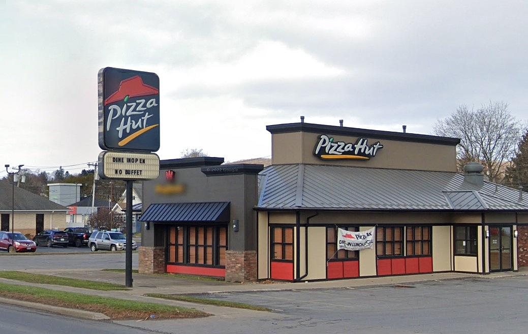 Pizza Hut's Bigfoot Pizza. The 90's ruled. : r/nostalgia