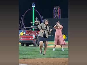 NY Baseball Team Held ‘Seinfeld Night’ with an Elaine Dance Contest