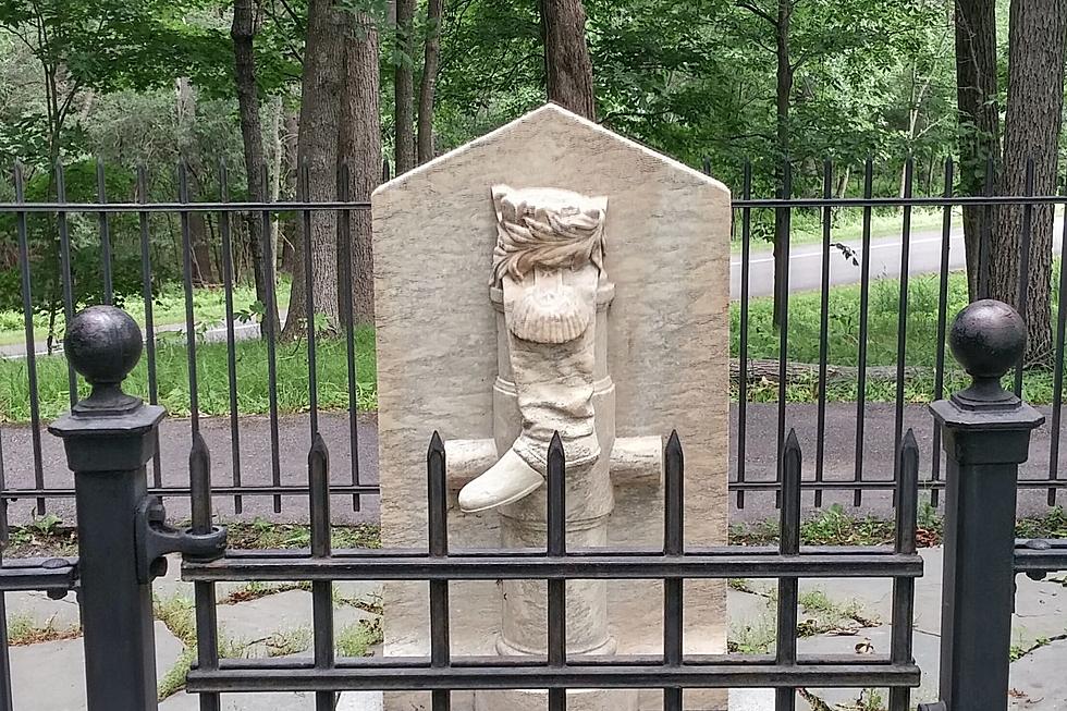 An Upstate NY Monument Honors the Notorious Traitor Benedict Arnold