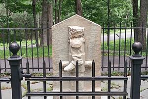 An Upstate NY Monument Honors the Notorious Traitor Benedict...