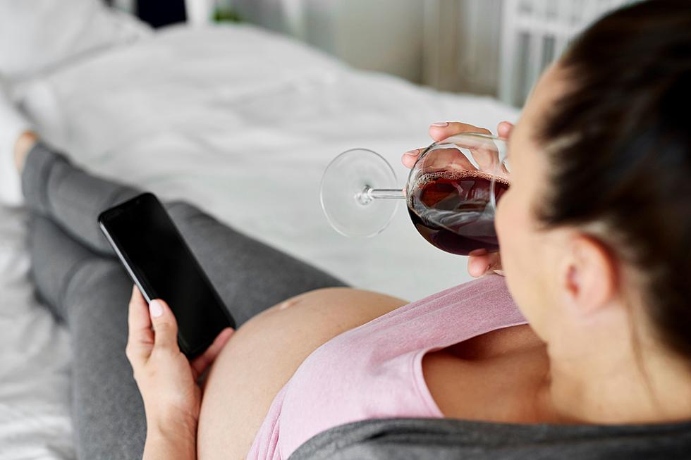 It's Perfectly Legal to Drink While Pregnant in New York State?