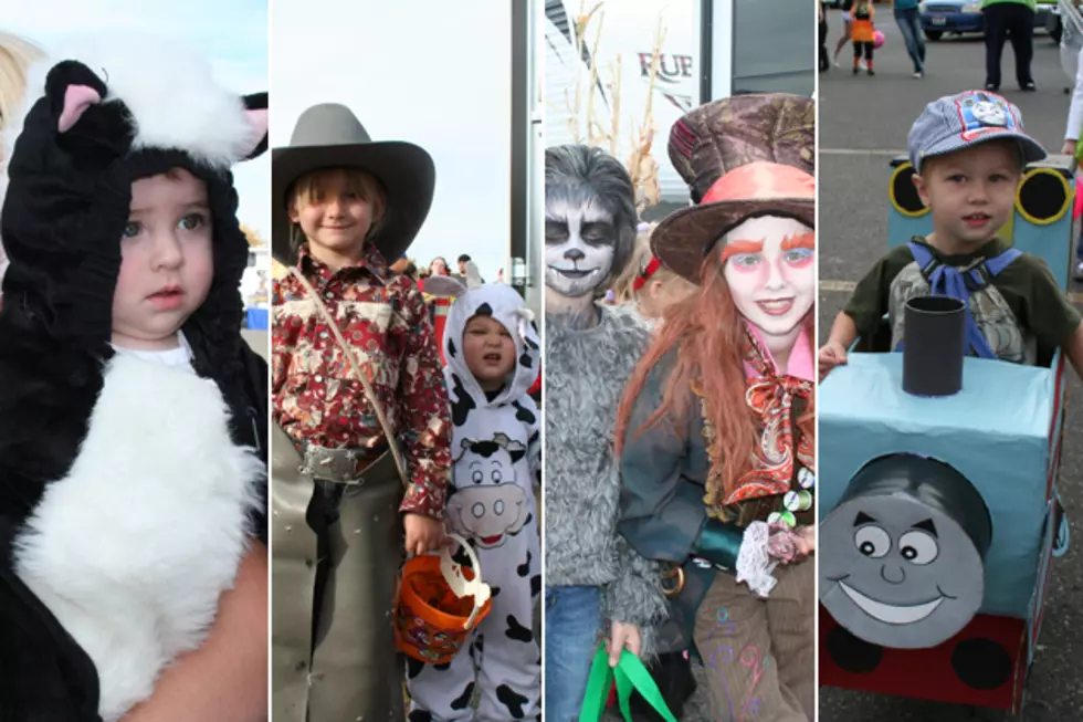 Poindexter&#8217;s Kids Halloween Costume Contest &#8211; Show Us Your Kids&#8217; Halloween Photos and Win a 40&#8243; LCD TV [Contest]