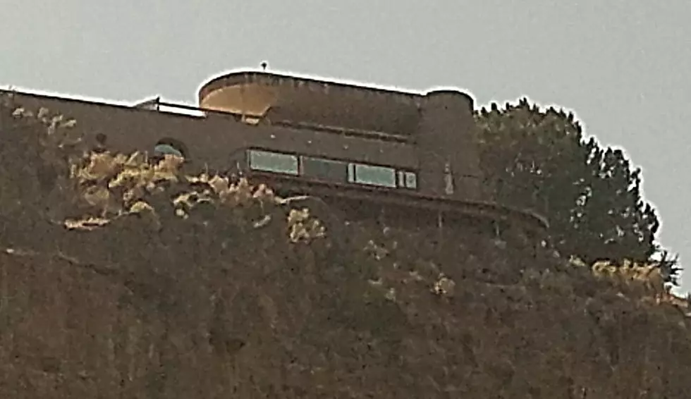 What&#8217;s The Story With This Amazing Cliffside Kimberly Property?