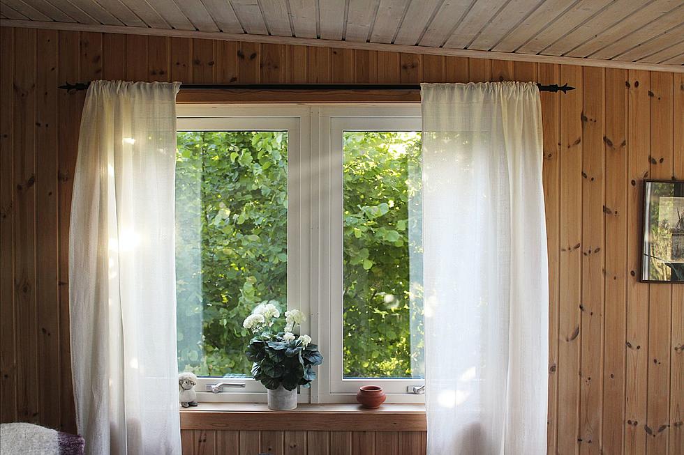 When is Right Time to Open and Close Your Windows this Summer?