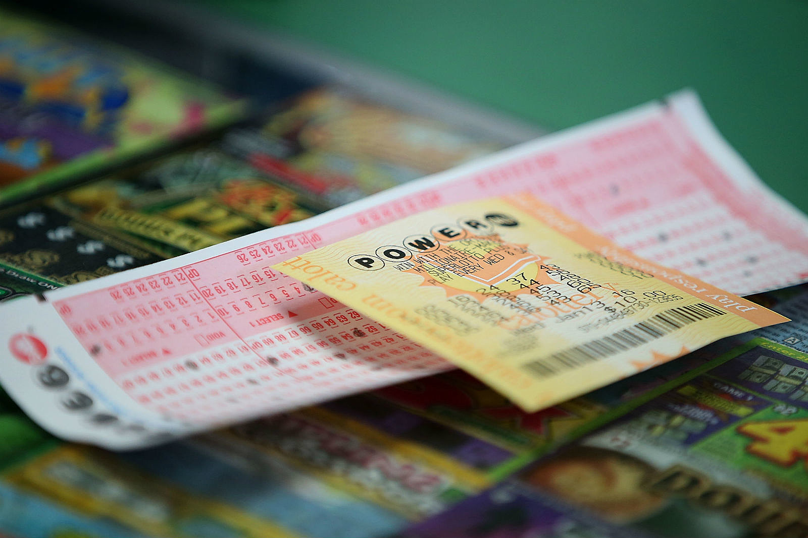 cut off time for buying lotto tickets