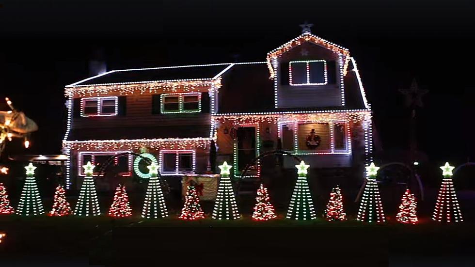 Check Out This 60-Minute Christmas Display At This Bucks County Home