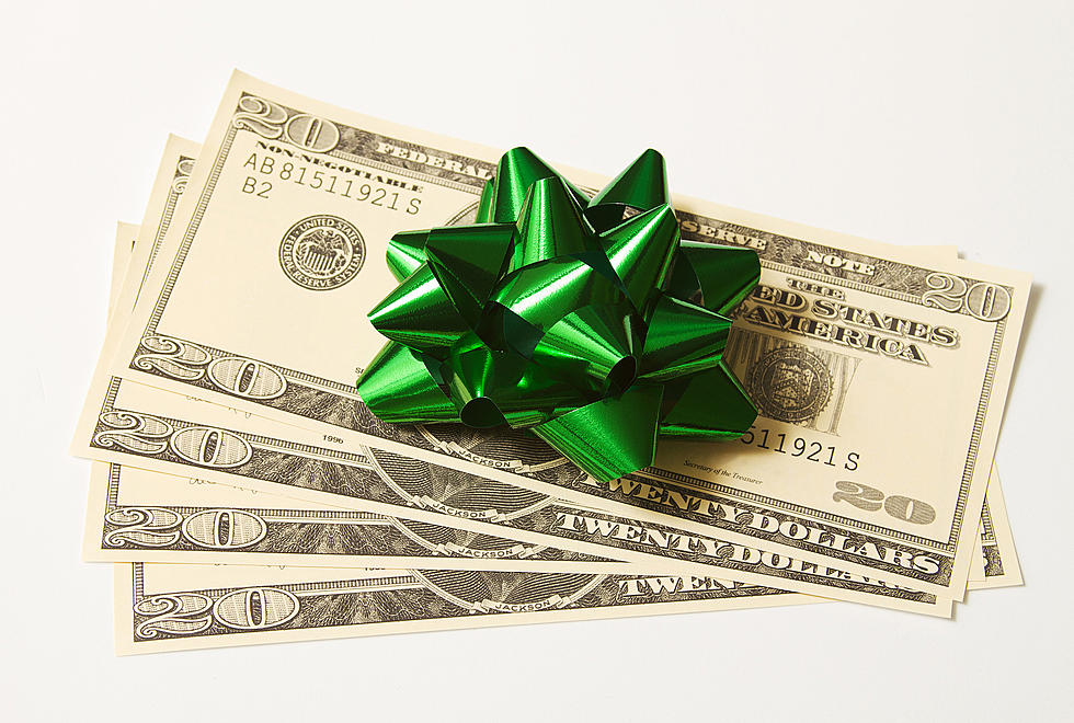 NJ’s Guide To Tipping During The Holidays