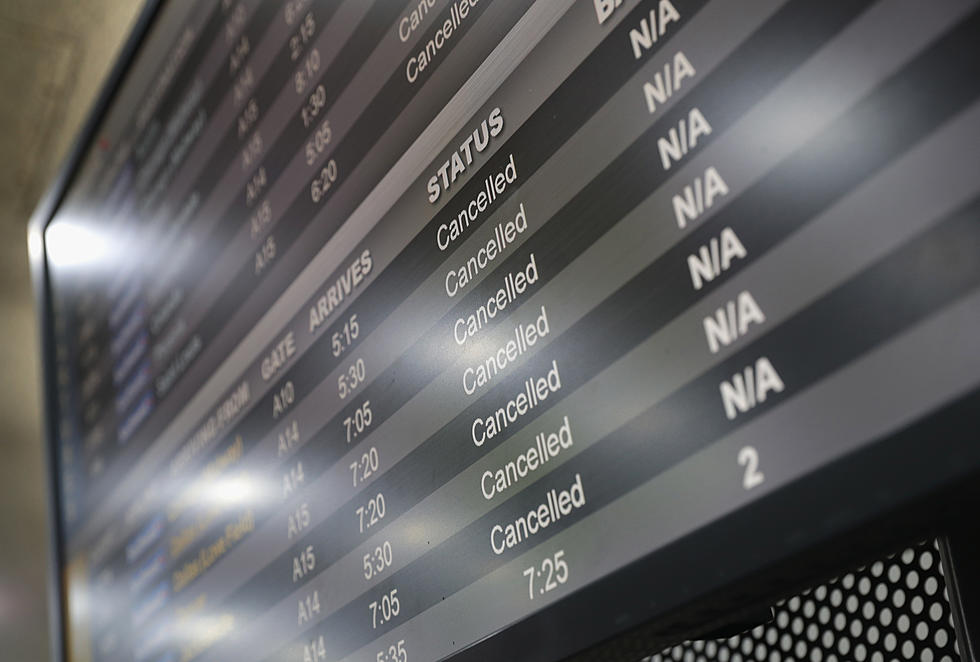 Power Outage Disrupts Flights at Newark Airport