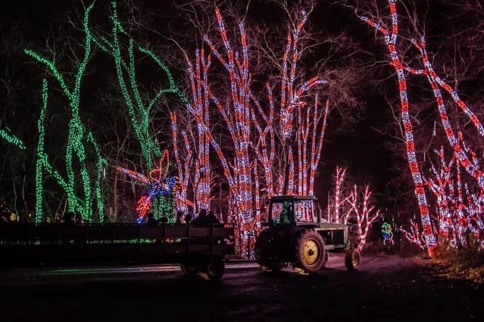 Shady Brook Farm Holiday Light Show > 94.5 PST