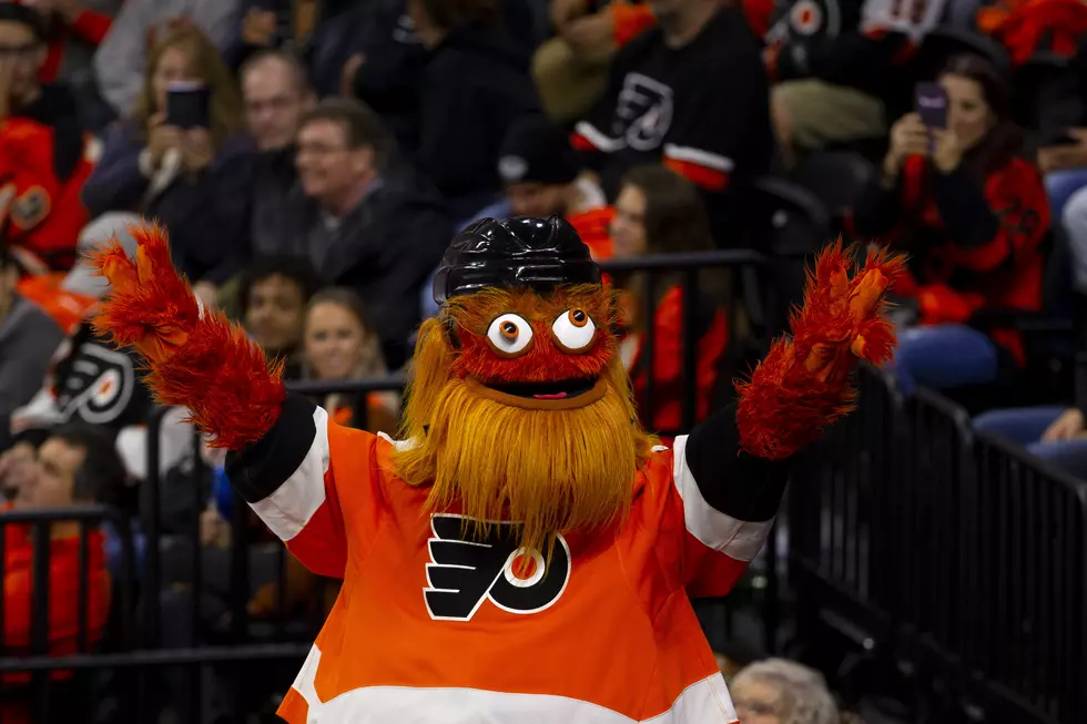 Gritty &#038; The Philadelphia Flyers Surprise 11 Year Old Boy