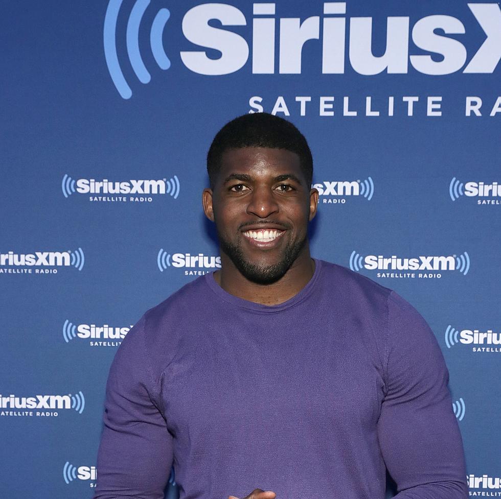 Former Eagles Player to Host ‘The Bachelor: After the Final Rose’ in Place of Chris Harrison