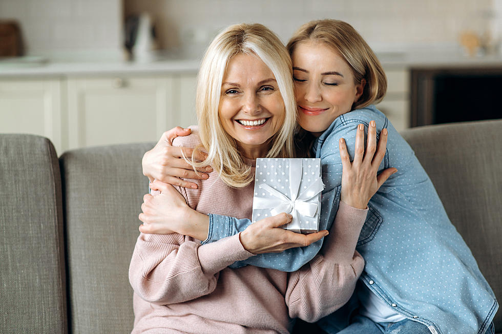 Enter Here for 94.5 PST’s Mother’s Day Shine & Dine Giveaway