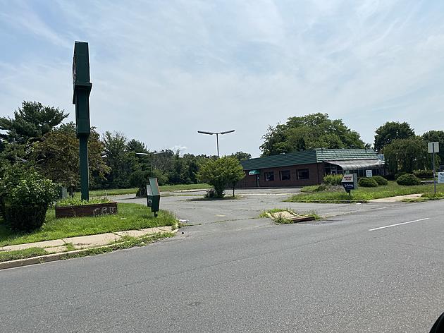 Which New Business Should Come To The Old Parkway Pizza In Ewing, NJ?