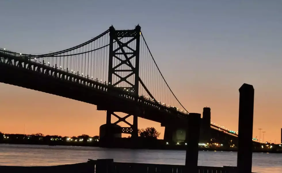 Take A Look Inside This Floating Airbnb In Philadelphia, PA