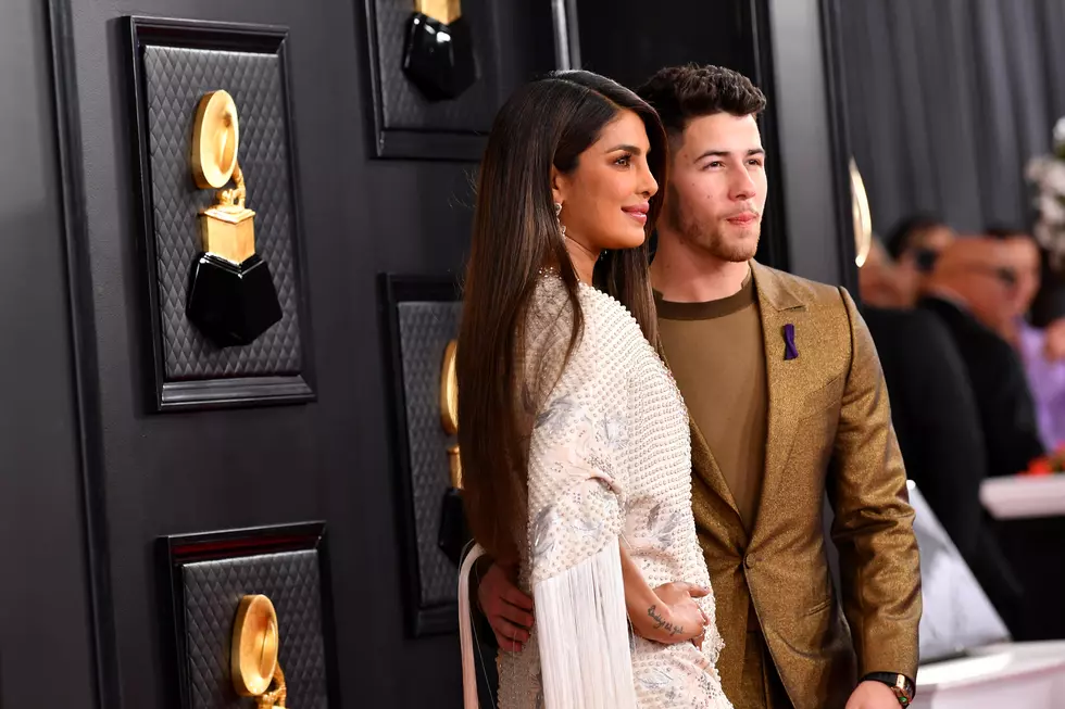 SPOTTED: Nick Jonas and Priyanka Chopra Christmas Shopping in Essex County!