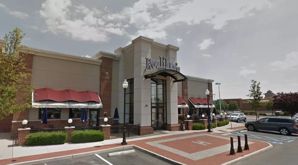 Houlihan's in Cherry Hill, New Jersey before it closed