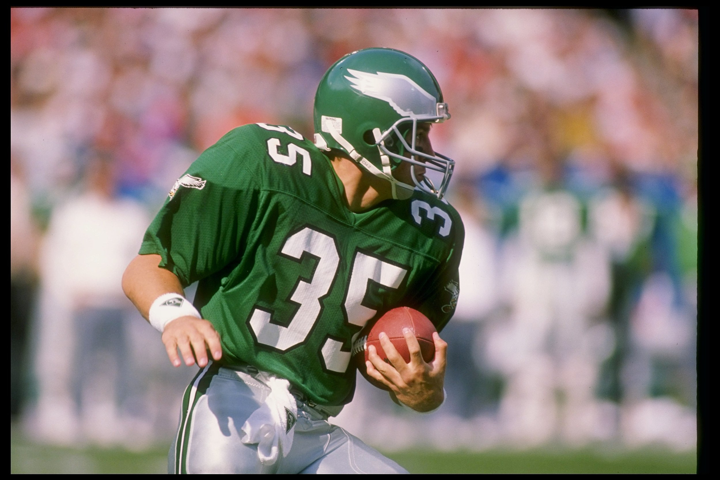 Philadelphia Eagles will bring back Kelly green jerseys, helmets