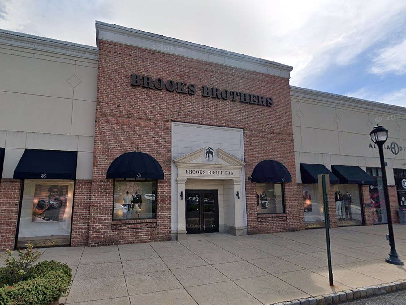 Brooks Brothers in The Promenade in Marlton NJ Closed