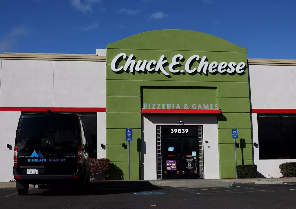Chuck E. Cheese Exterior