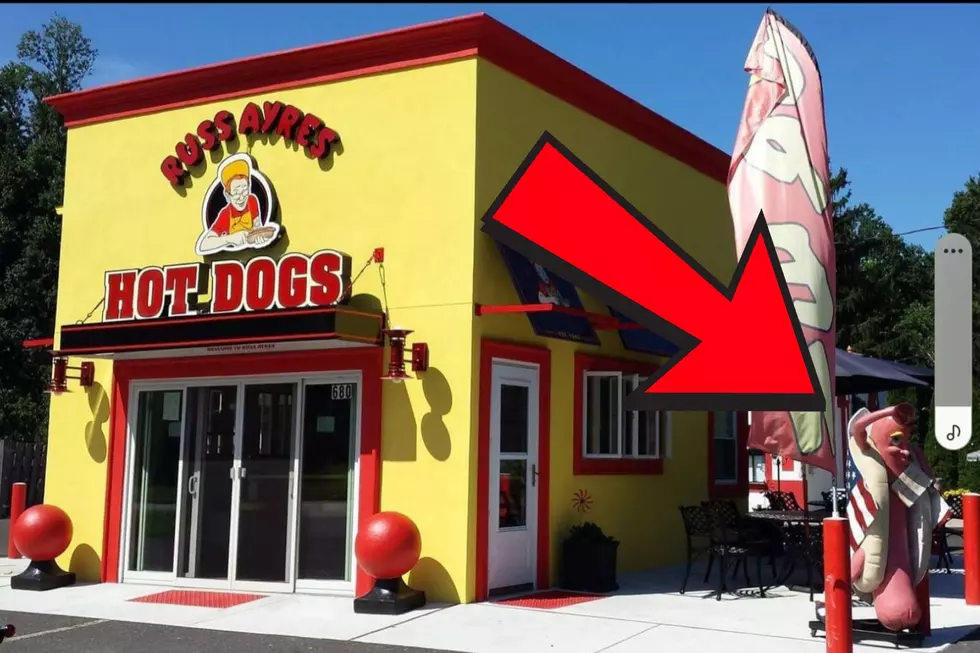 Russ Ayres Hot Dogs via Facebook/Canva