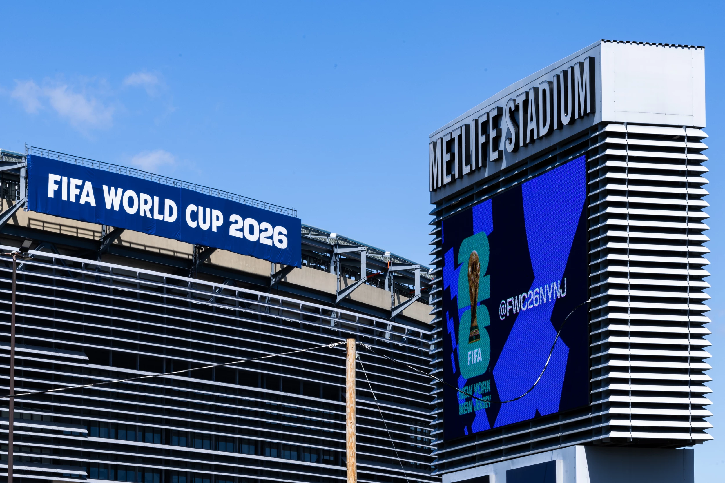 Is It Legal to Walk Across I-95 to MetLife Stadium?
