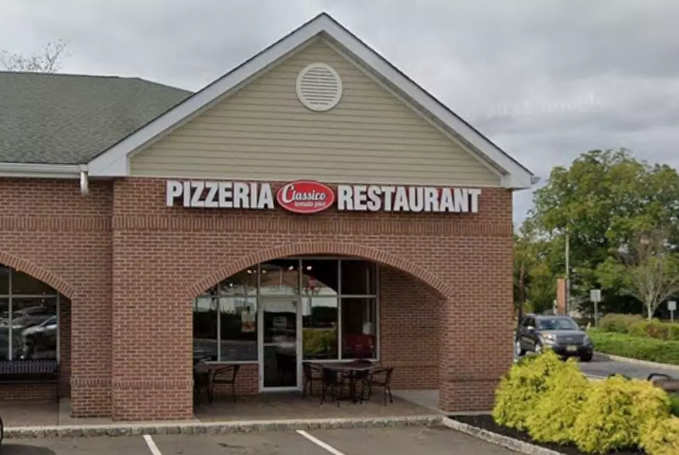 Dave Portnoy from Barstool Sports Visits West Windsor, NJ Pizza Shop