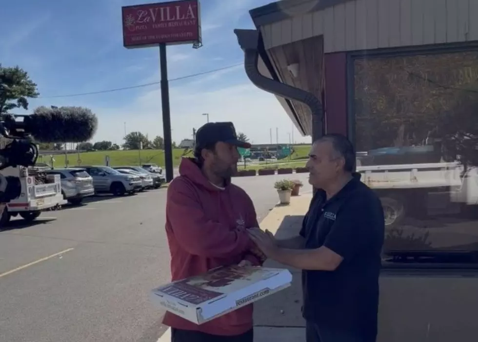Dave Portnoy Reviews La Villa Pizza in Morrisville, PA. Here’s the Score