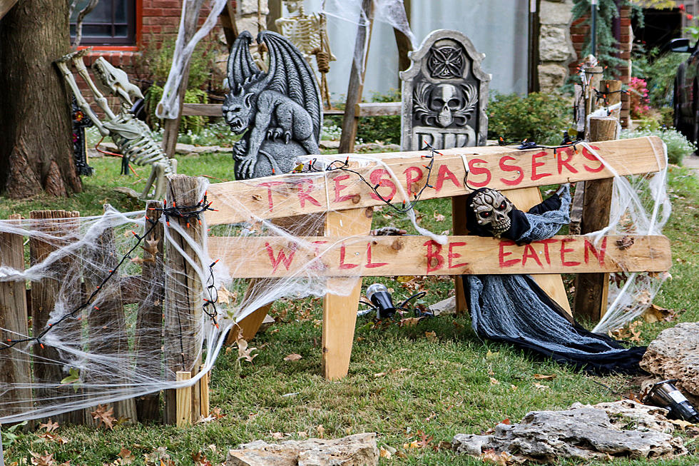 Illinois Halloween Display Is One For The Ages! [VIDEO]