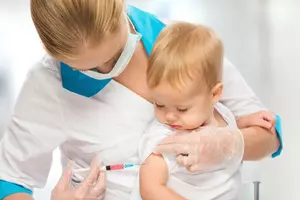 Senate Backs Bill Lowering Age for Pharmacists Vaccinations