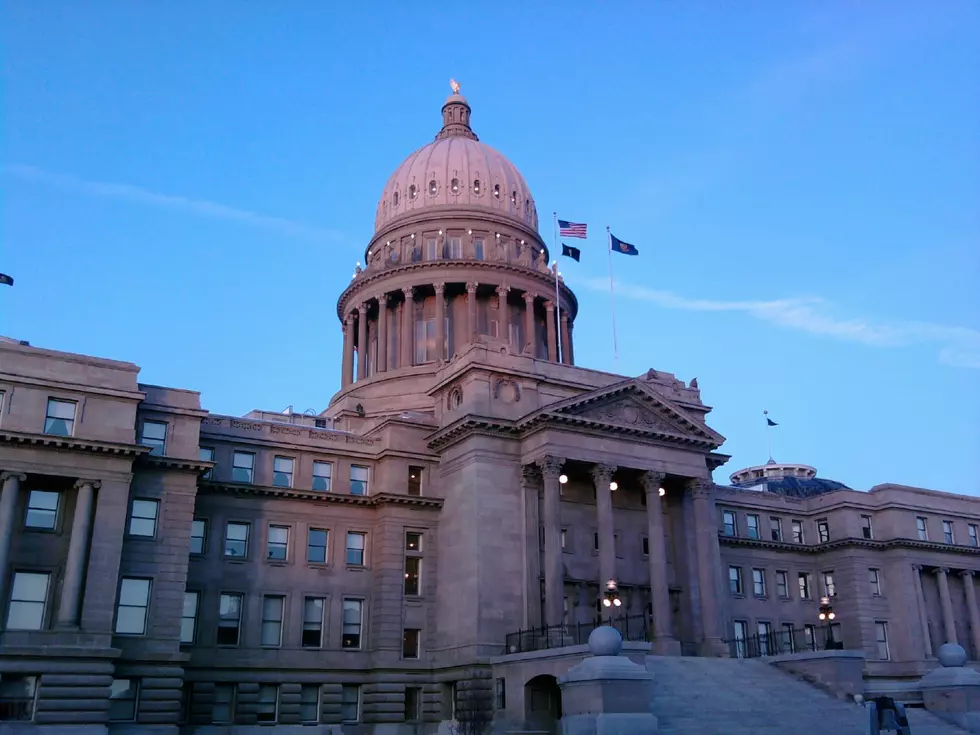 Idaho Lawmaker Give “Bunny Ears” To Fellow Representative