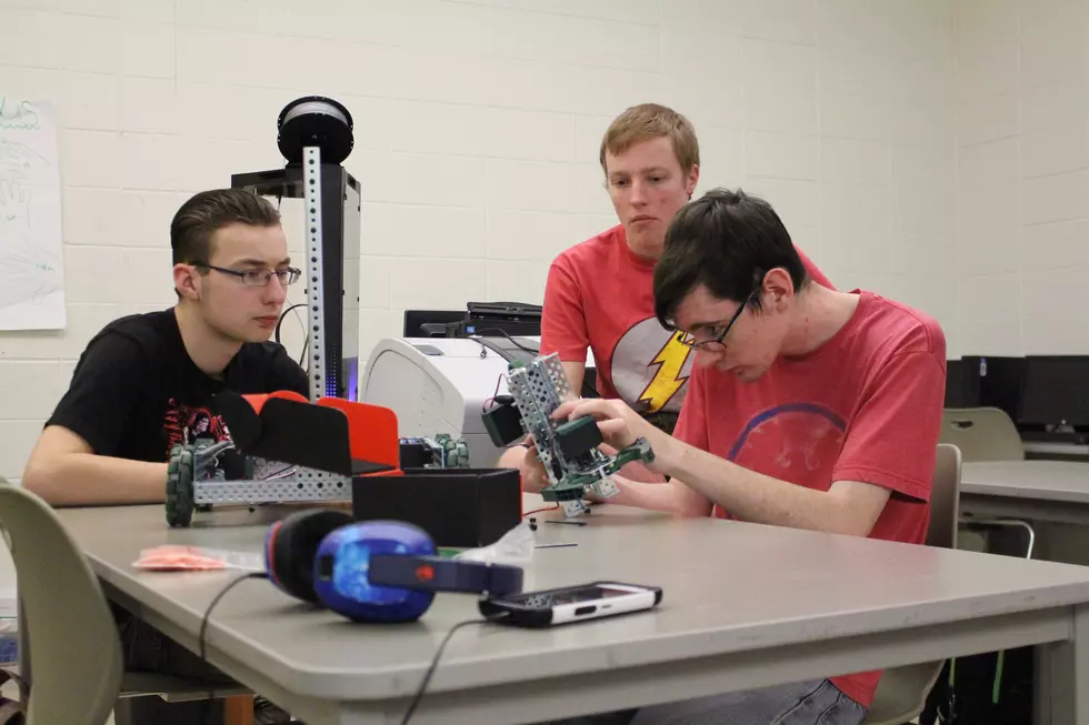 CRHS Students Use STEM Grant to Build Bots