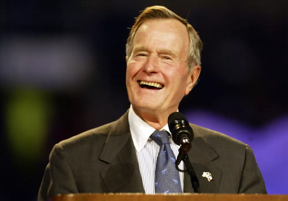 George HW Bush Flies Back to Capital for Final Salute