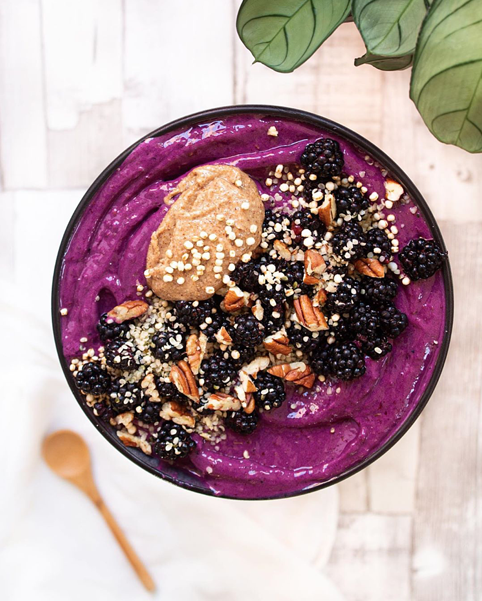 Need a Snack? Whip Up This Blackberry Smoothie Bowl