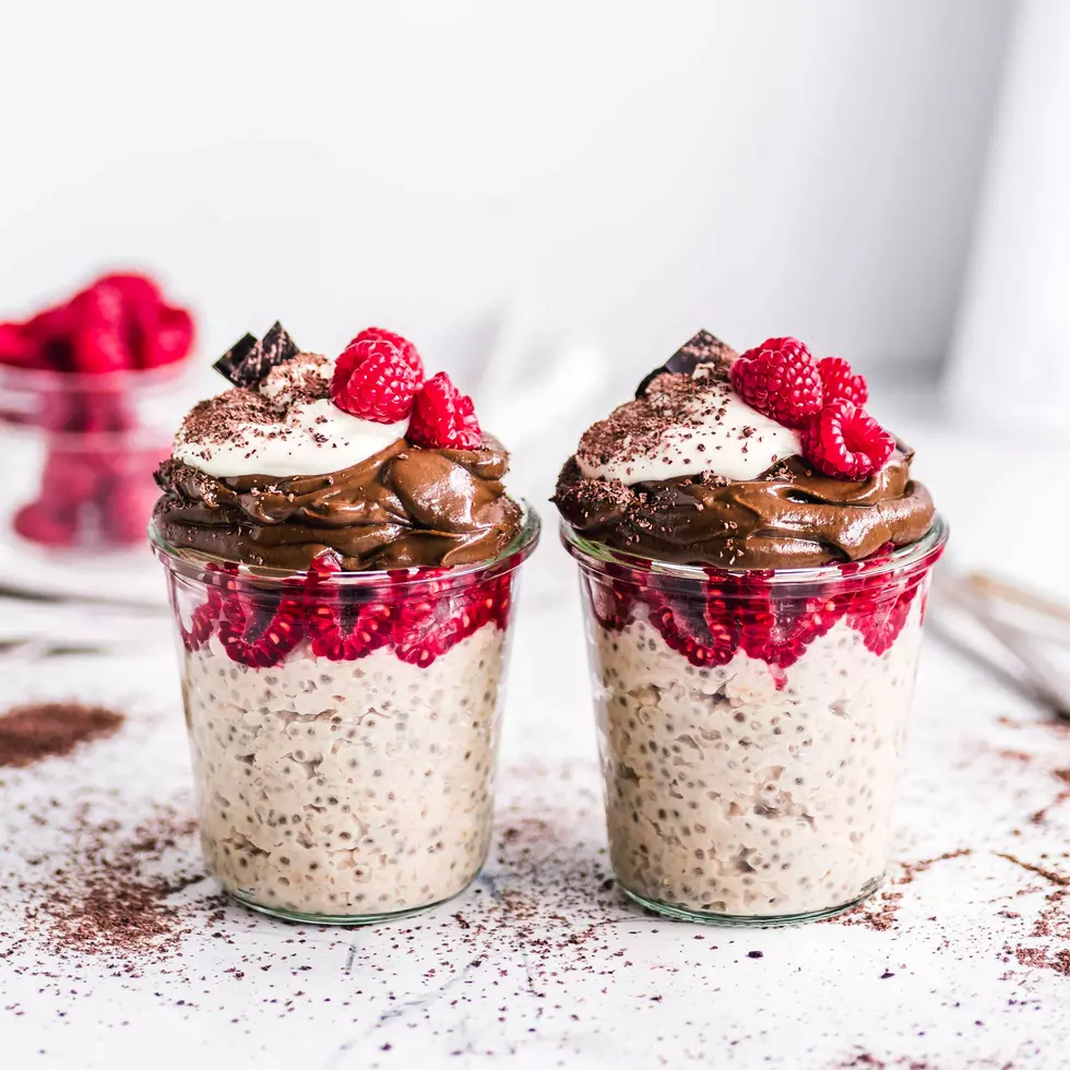 Eat This For Breakfast And Dessert: Peanut Butter Chia Oatmeal With Avocado Mousse