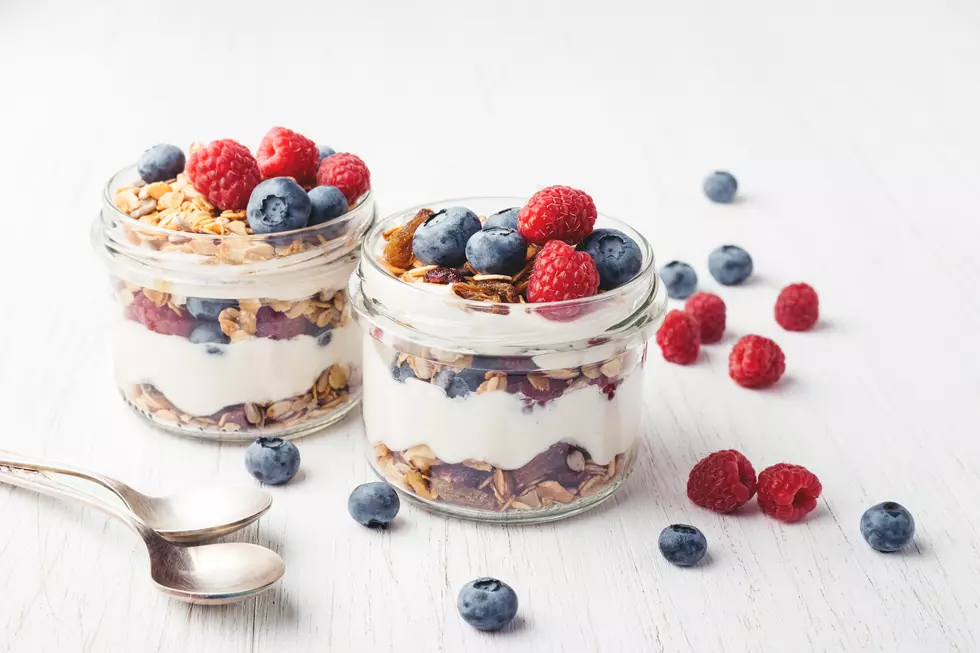 Dairy-Free Yogurt and Granola Parfait With Fresh Fruit