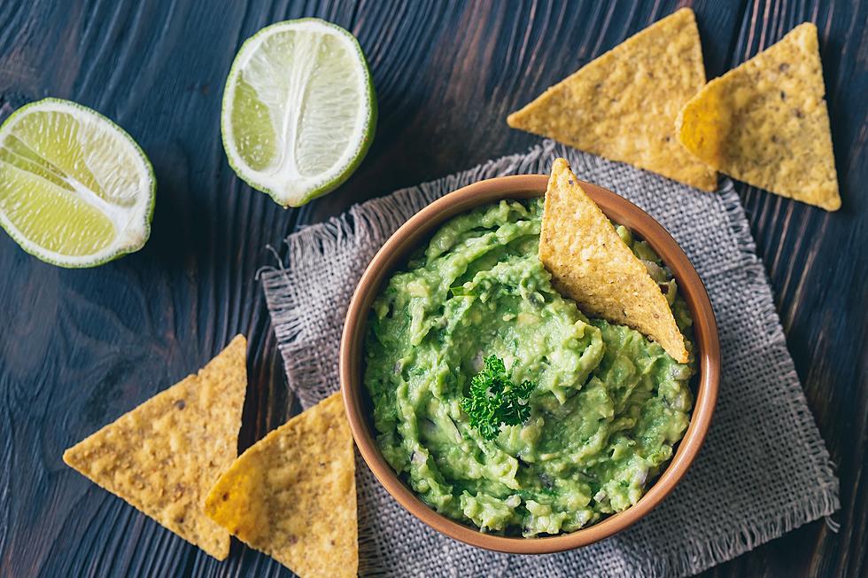 Easy Homemade Guacamole with Chips