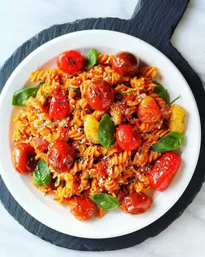 Gluten-Free Chickpea Pasta With Tomatoes