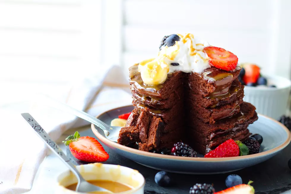 What We’re Cooking This Weekend: Vegan Chocolate ‘Buttermilk’ Pancakes