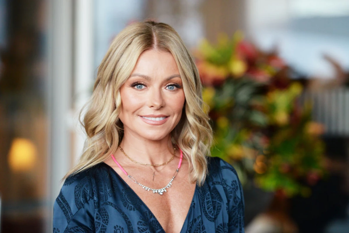 Kelly Ripa s 99 Plant-Based Diet Helps Fuel Her Fit Dancer Body
