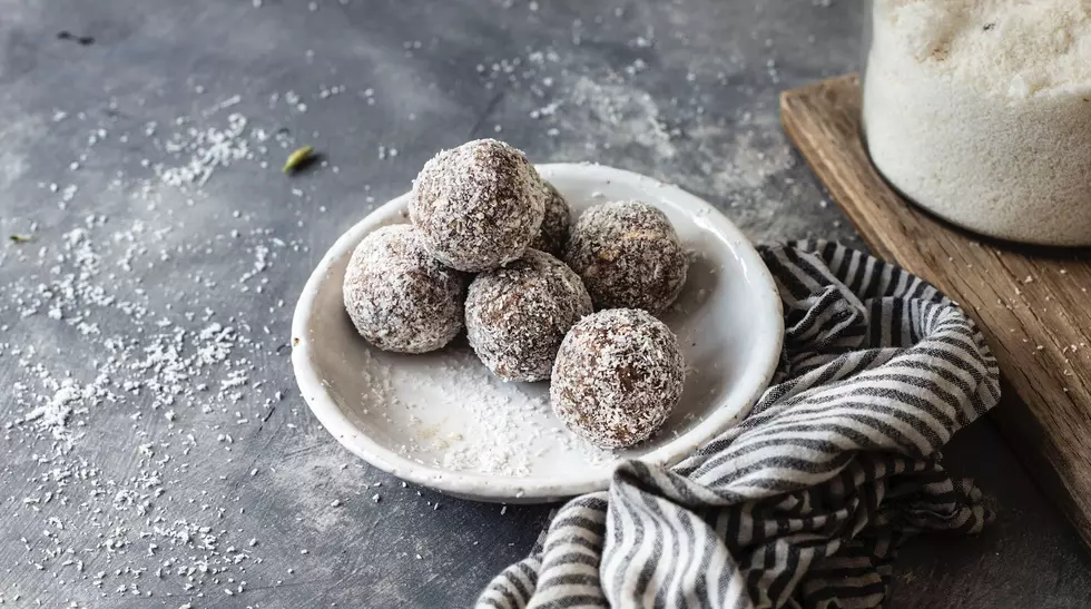 High-Protein Bliss Balls With Almonds, Cashews and Dates