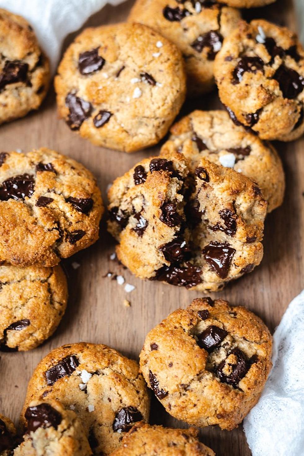 Happy Passover! Make These Gluten-Free Vegan Flourless Chocolate Chip Cookies