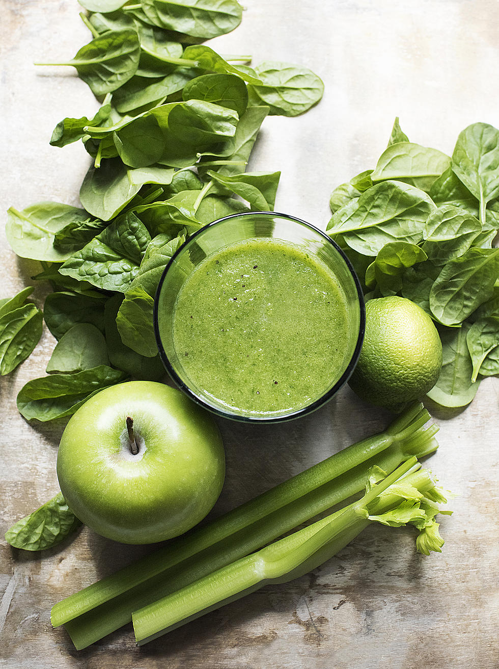 Smoothie of the Day: Dr. Fuhrman&#8217;s Super Green Smoothie With Dates