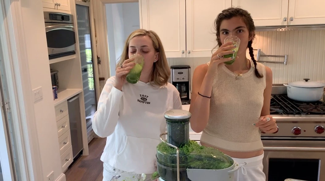 SIRT Diet - GREEN JUICE RECIPE - Adele's diet - YouTube