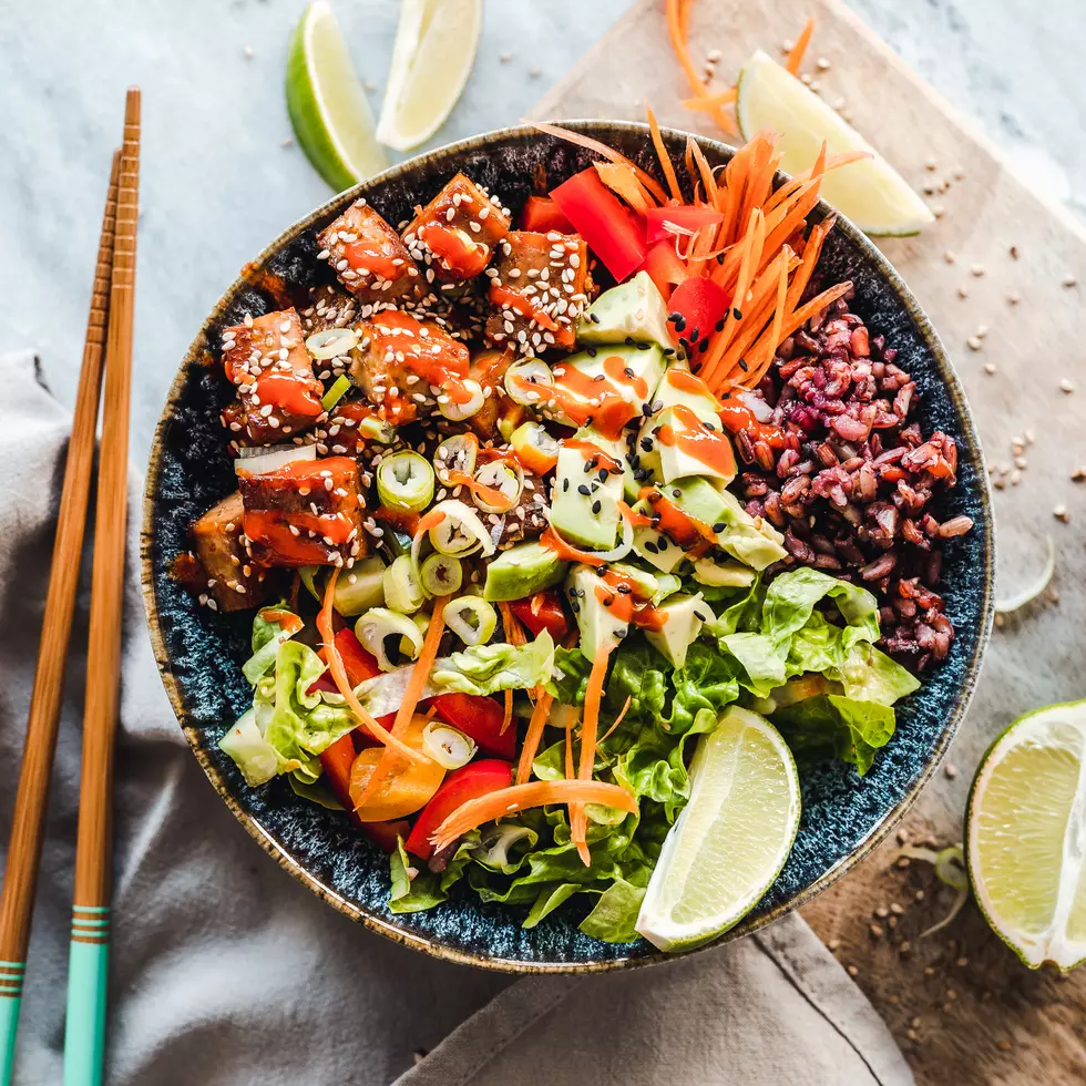 The Beet’s Plant-Based Diet Recipe: Tropical Tofu Salad for Lunch