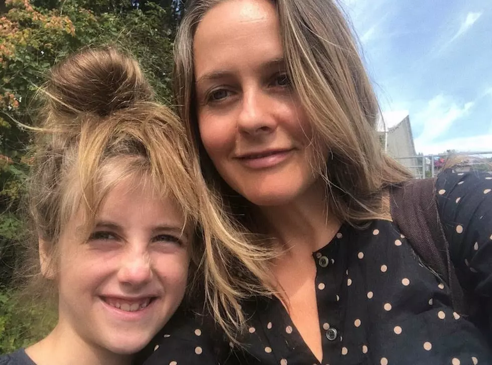 Alicia Silverstone Gives Props to Vegan Diet for Son&#8217;s A+ Behavior