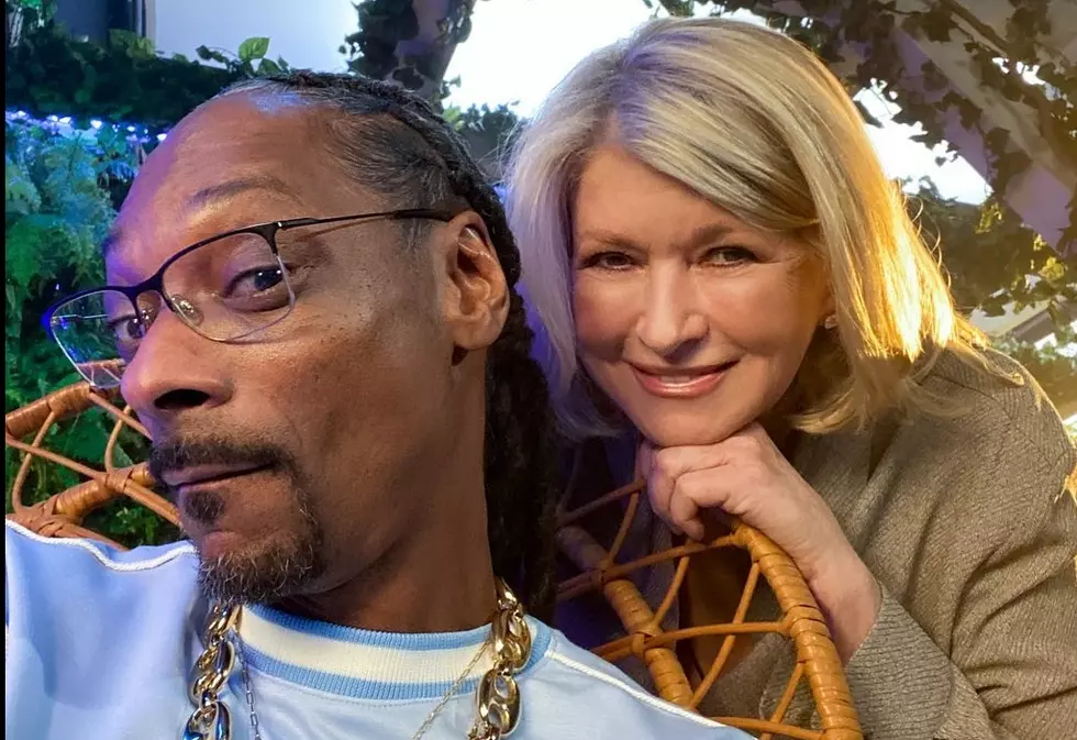 Martha Stewart Teaches Snoop Dogg to Grow His Own Food on New Show