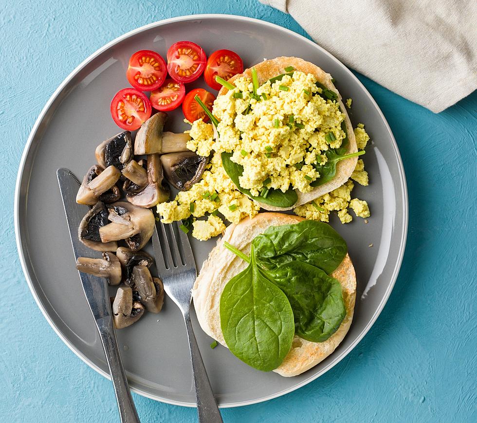 The Beet’s Plant-Based Diet Recipe: Tofu Scramble for Lunch