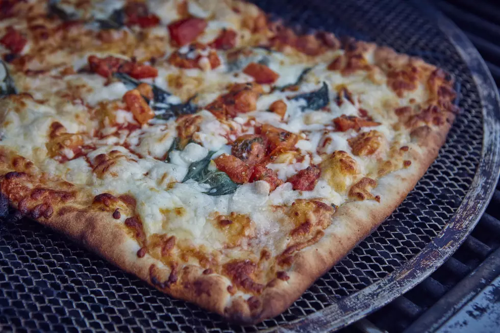 Grilled Pizza is Summer’s Best Kept Plant-Based Dinner Secret
