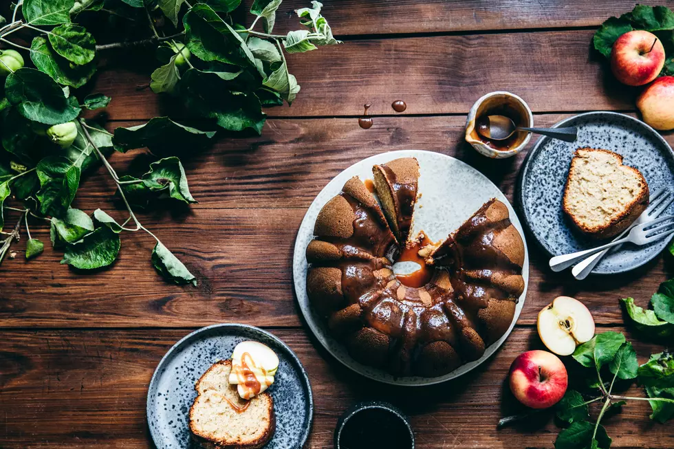 Celebrate Rosh Hashanah With a Plant-Based Apple Cider Cake
