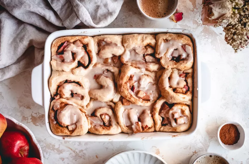 The Best Vegan Apple Pie Cinnamon Roll Recipe